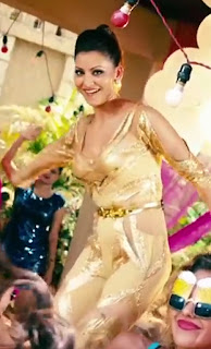 Urvashi Rautela In Daddy Mummy Song From Bhaag Johnny (80)